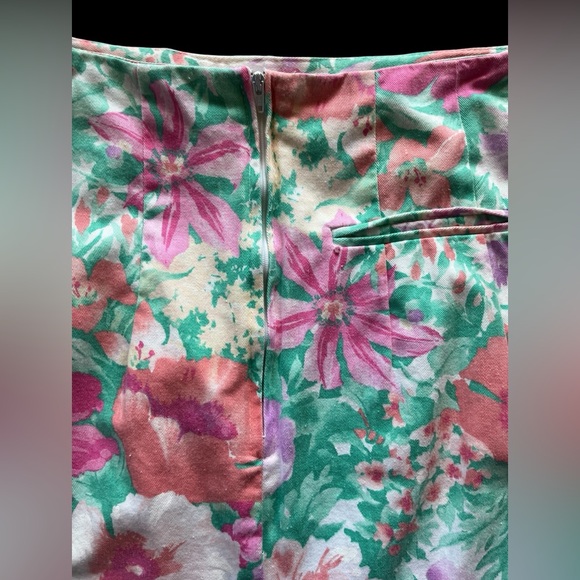 90’s Vintage Floral Skirt, Screams Spring Has Sprung - Picture 4 of 7